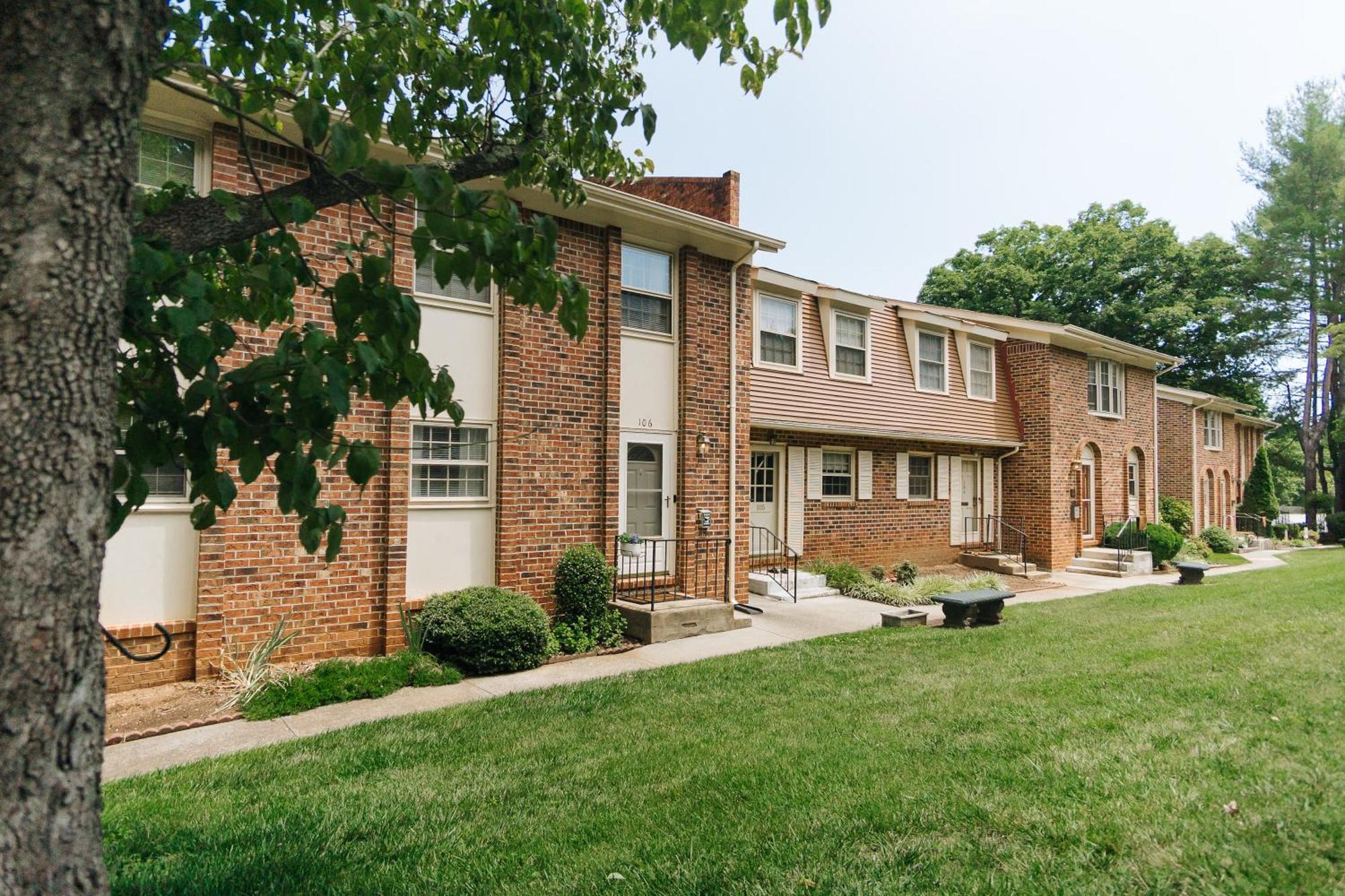 Tranquil Luxury: Modern Comfort! Lynchburg Exterior photo
